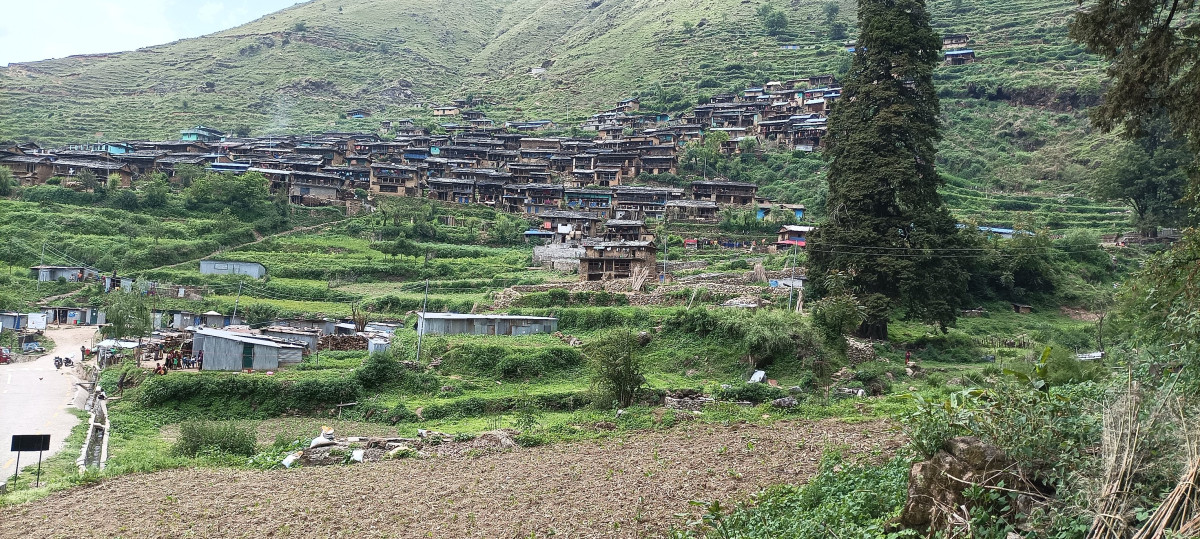 नेपाल गन्थन ।